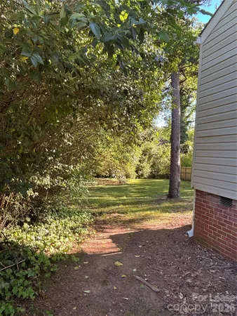 $1,800 | 2565 Brentwood Place, Charlotte, NC 28208