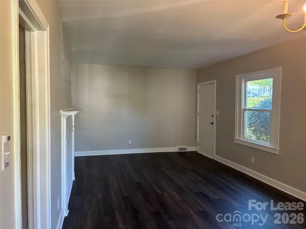 $1,800 | 2565 Brentwood Place, Charlotte, NC 28208
