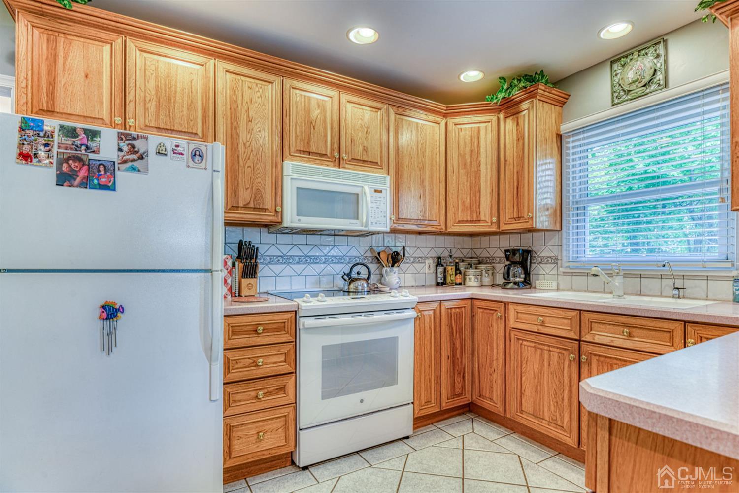 315 Franklin Road North Brunswick, NJ 08902 - Photo 12 of 34 Gallery Image 12
