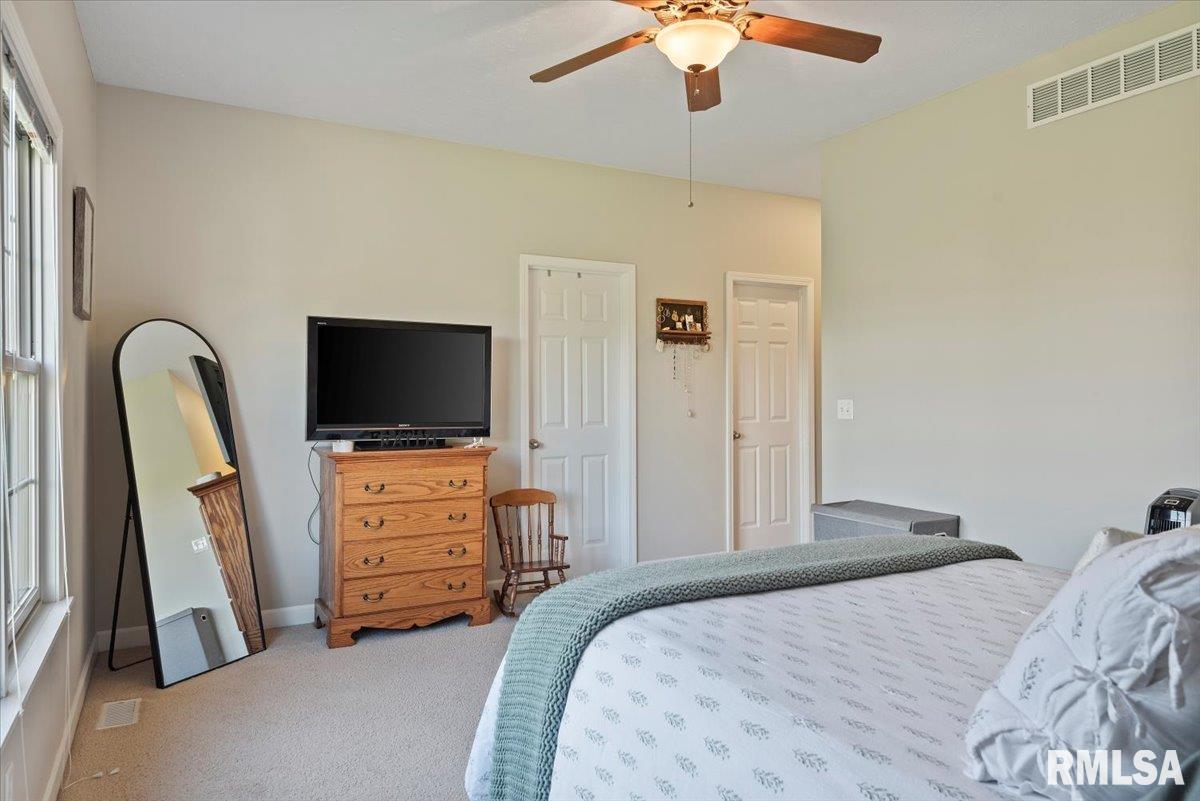 3303 Mackinaw Lane Springfield, IL 62711 - Photo 18 of 39