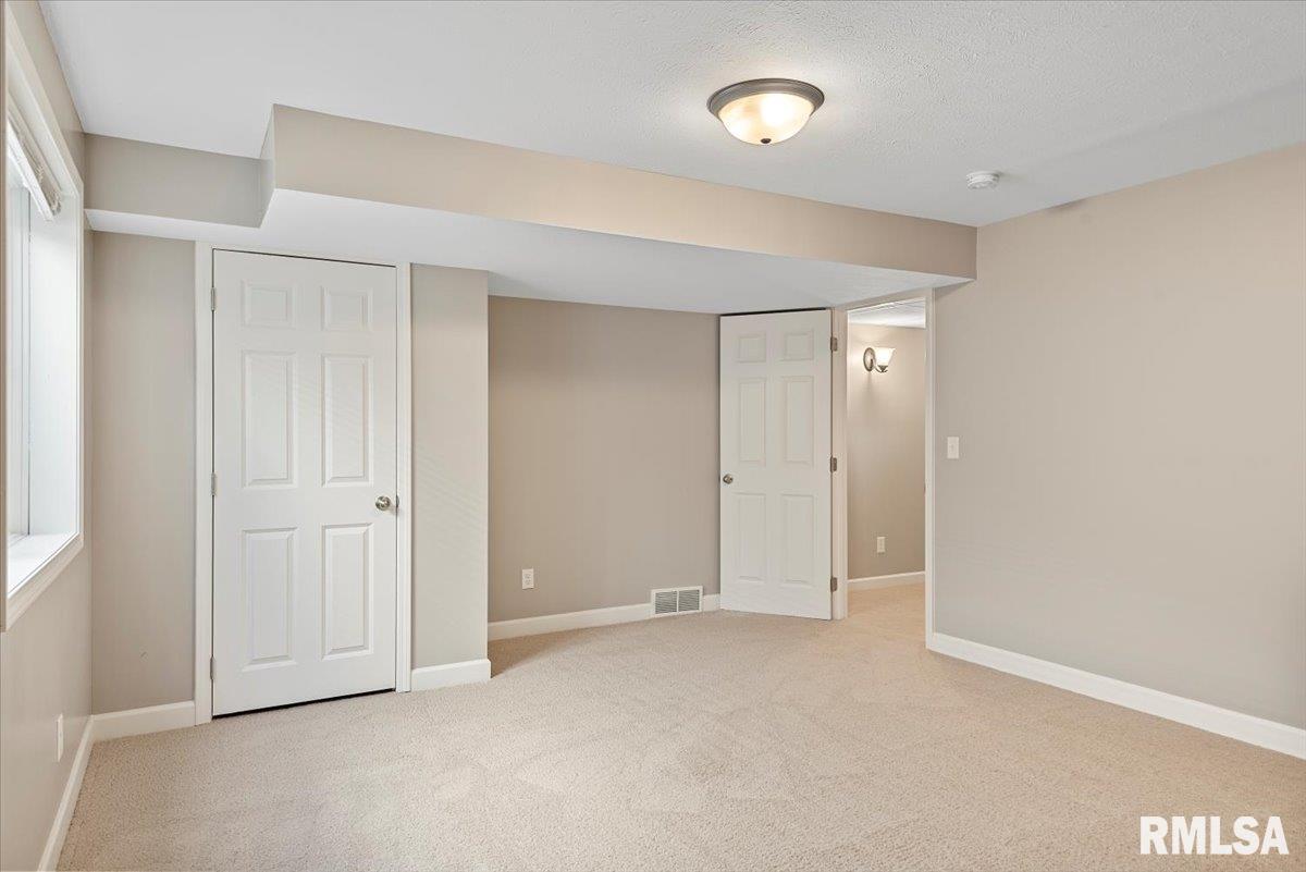 3303 Mackinaw Lane Springfield, IL 62711 - Photo 27 of 39