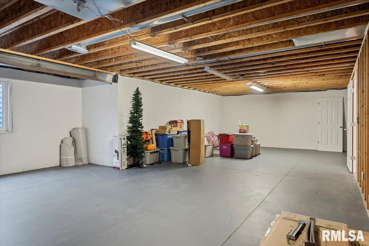 3303 Mackinaw Lane Springfield, IL 62711 - Photo 31 of 39