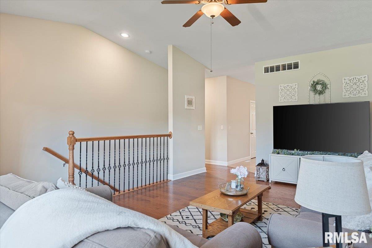 3303 Mackinaw Lane Springfield, IL 62711 - Photo 5 of 39