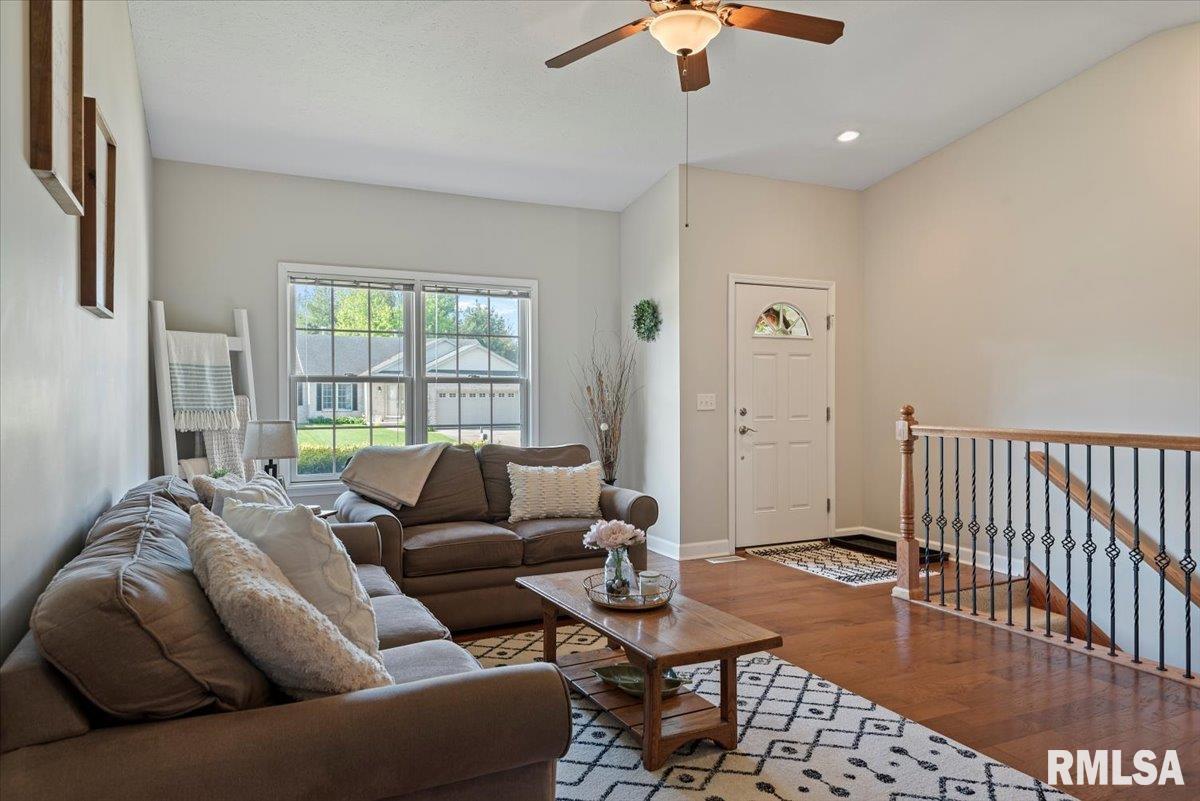 3303 Mackinaw Lane Springfield, IL 62711 - Photo 6 of 39