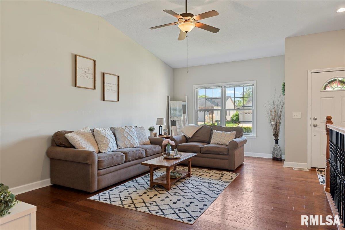 3303 Mackinaw Lane Springfield, IL 62711 - Photo 7 of 39