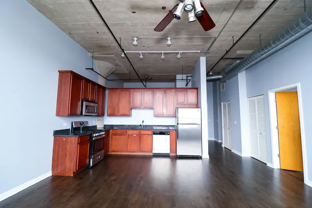 $309,000 | 3963 West Belmont Avenue, Unit 202, Chicago, IL 60618