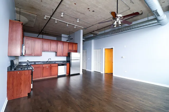 $309,000 | 3963 West Belmont Avenue, Unit 202, Chicago, IL 60618