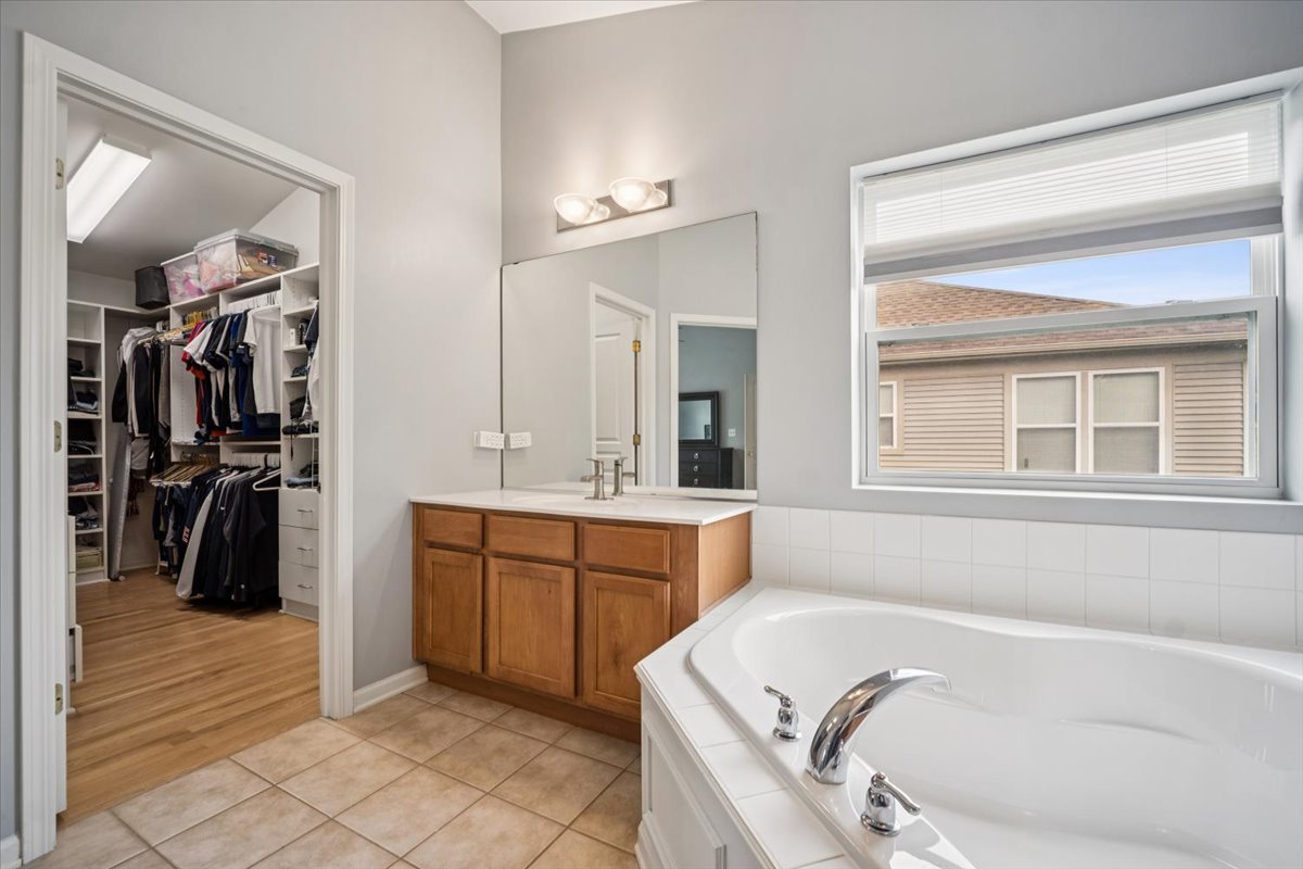 2 Springbrook Court Streamwood, IL 60107 - Photo 16 of 38