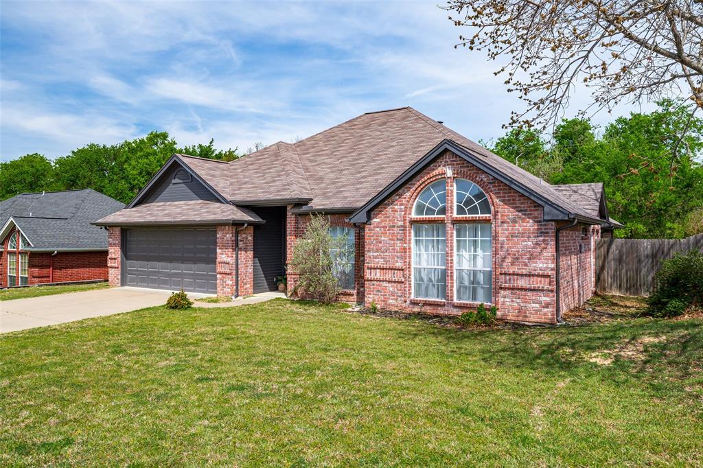 1526 Shadow Run Weatherford, TX 76086 - Photo 2 of 40