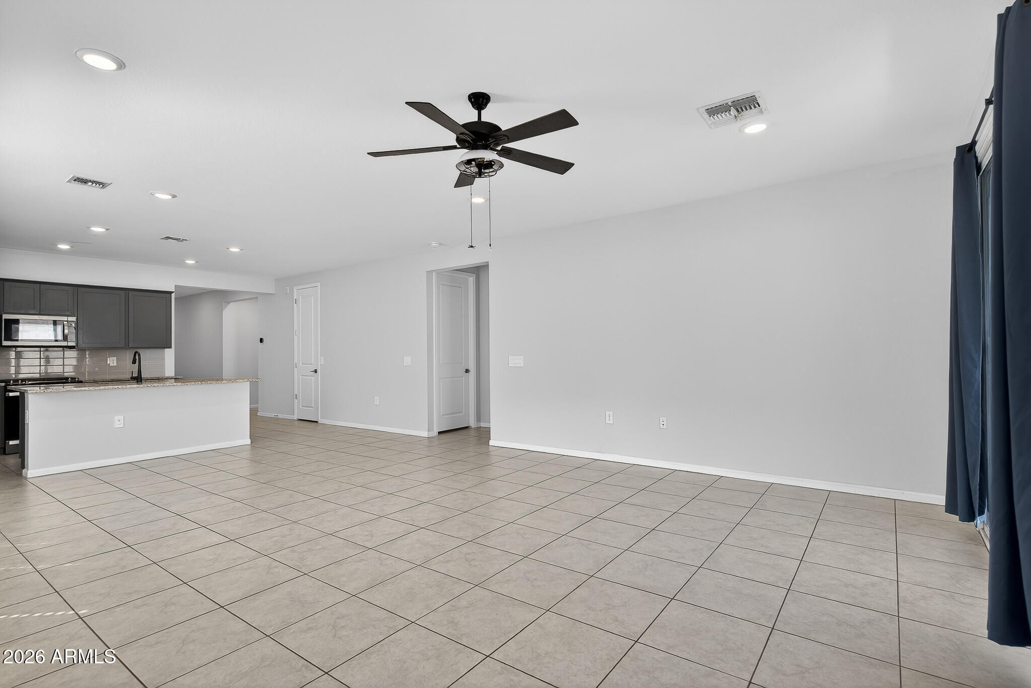 17768 West Raymond Street Goodyear, AZ 85338 - Photo 11 of 38 7) GREAT ROOM