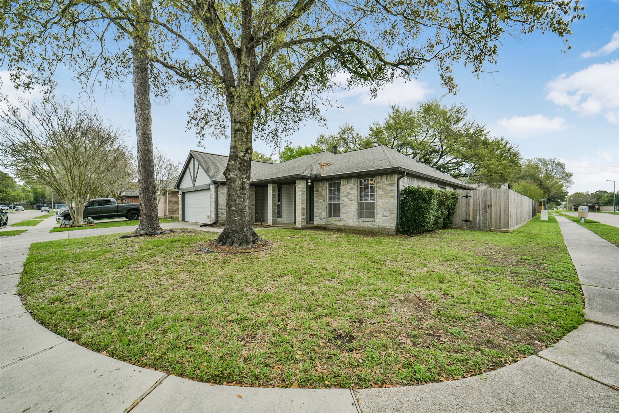 5539 Rivertree Lane Spring, TX 77379 - Photo 4 of 25 a front view of a house with garden