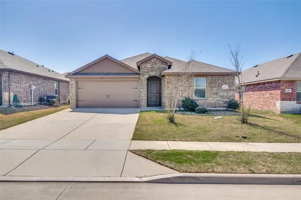 $2,300 | 2124 Tulipwood Drive, Royse City, TX 75189