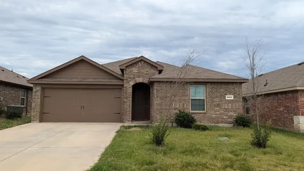 $2,300 | 2124 Tulipwood Drive, Royse City, TX 75189