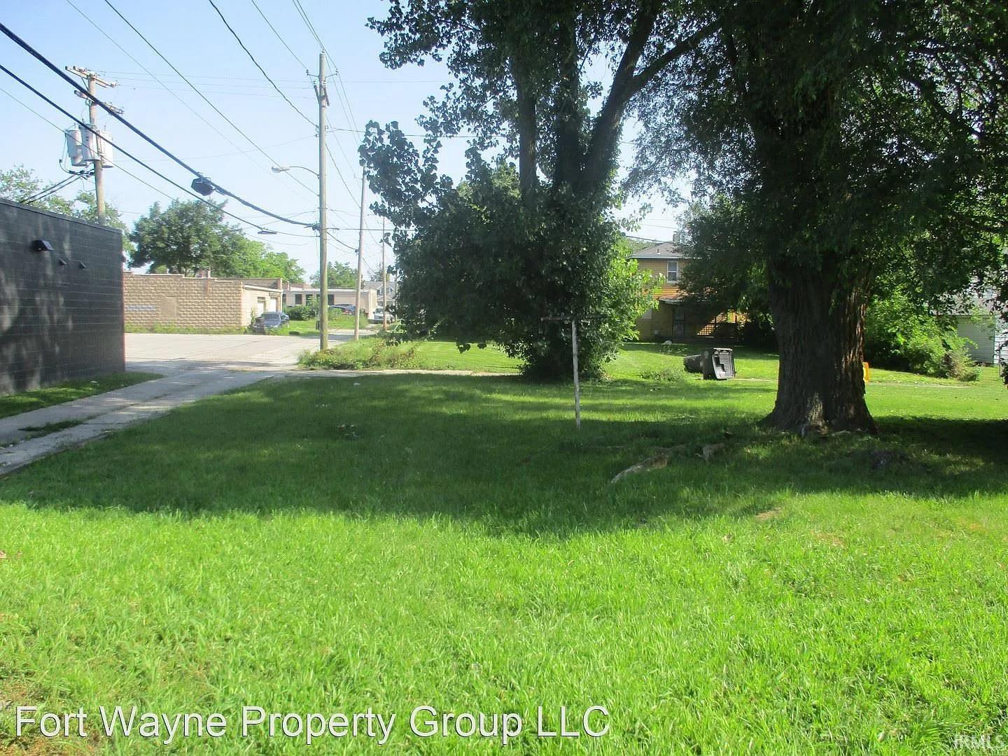 415 Agnes Street Fort Wayne, IN 46806 - Photo 2 of 6
