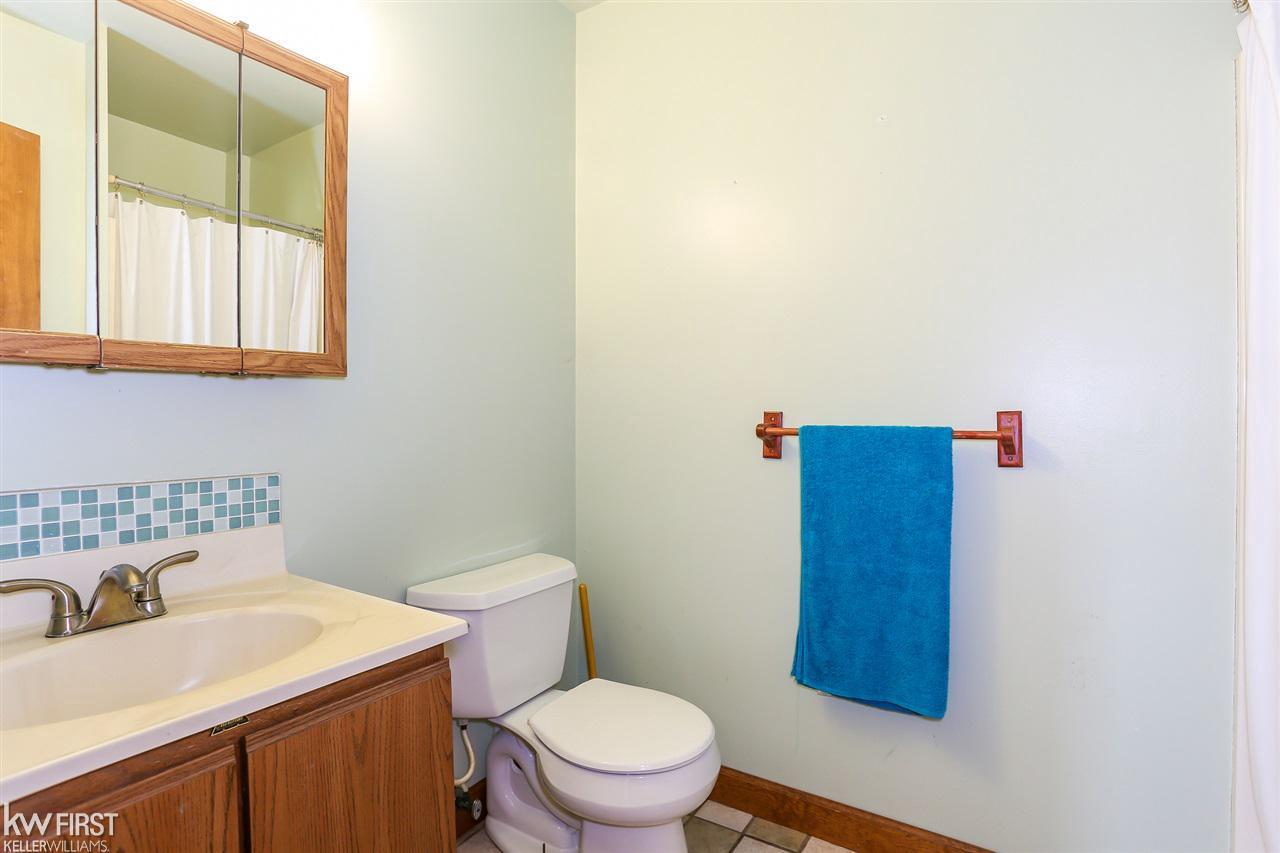 8180 Potter Road Flushing, MI 48433 - Photo 17 of 31