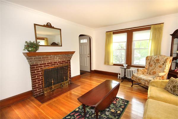 24 Avalon Road Boston, MA 02132 - Photo 3 of 25 Gallery Image 3
