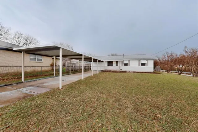 a house view with a outdoor space