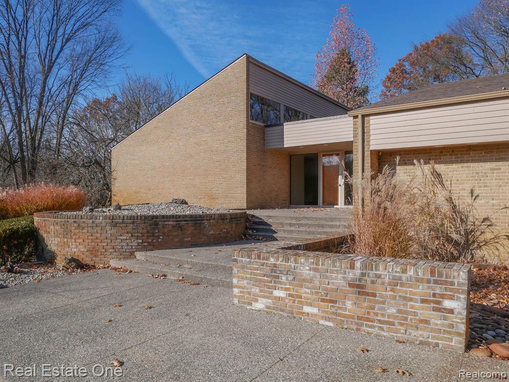 854 Northgate Road Rochester, MI 48306 - Photo 5 of 14 Gallery Image 5