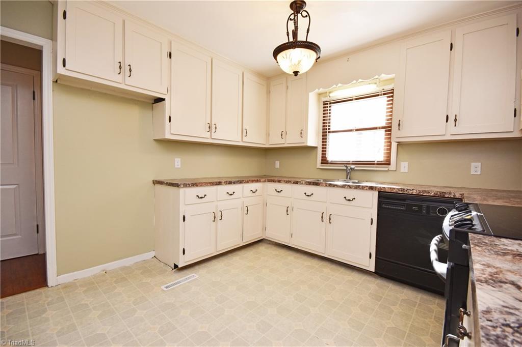259 Snead Road Winston-Salem, NC 27103 - Photo 8 of 30 Gallery Image 8