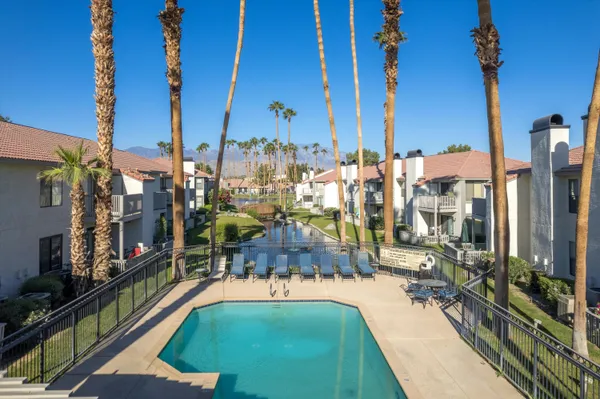 $2,100 | 43376 Cook Street, Unit 52, Palm Desert, CA 92211