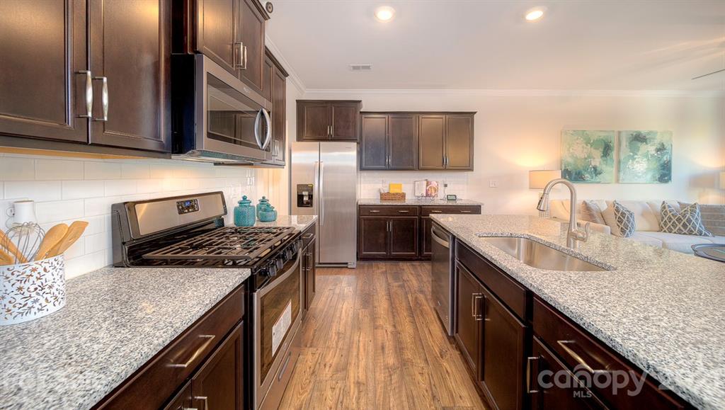 314 Bulrush Road Lake Wylie, SC 29710 - Photo 5 of 39 Gallery Image 5