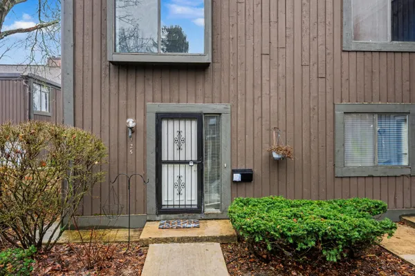 $159,900 | 125 Balmoral Court, Kalamazoo, MI 49006