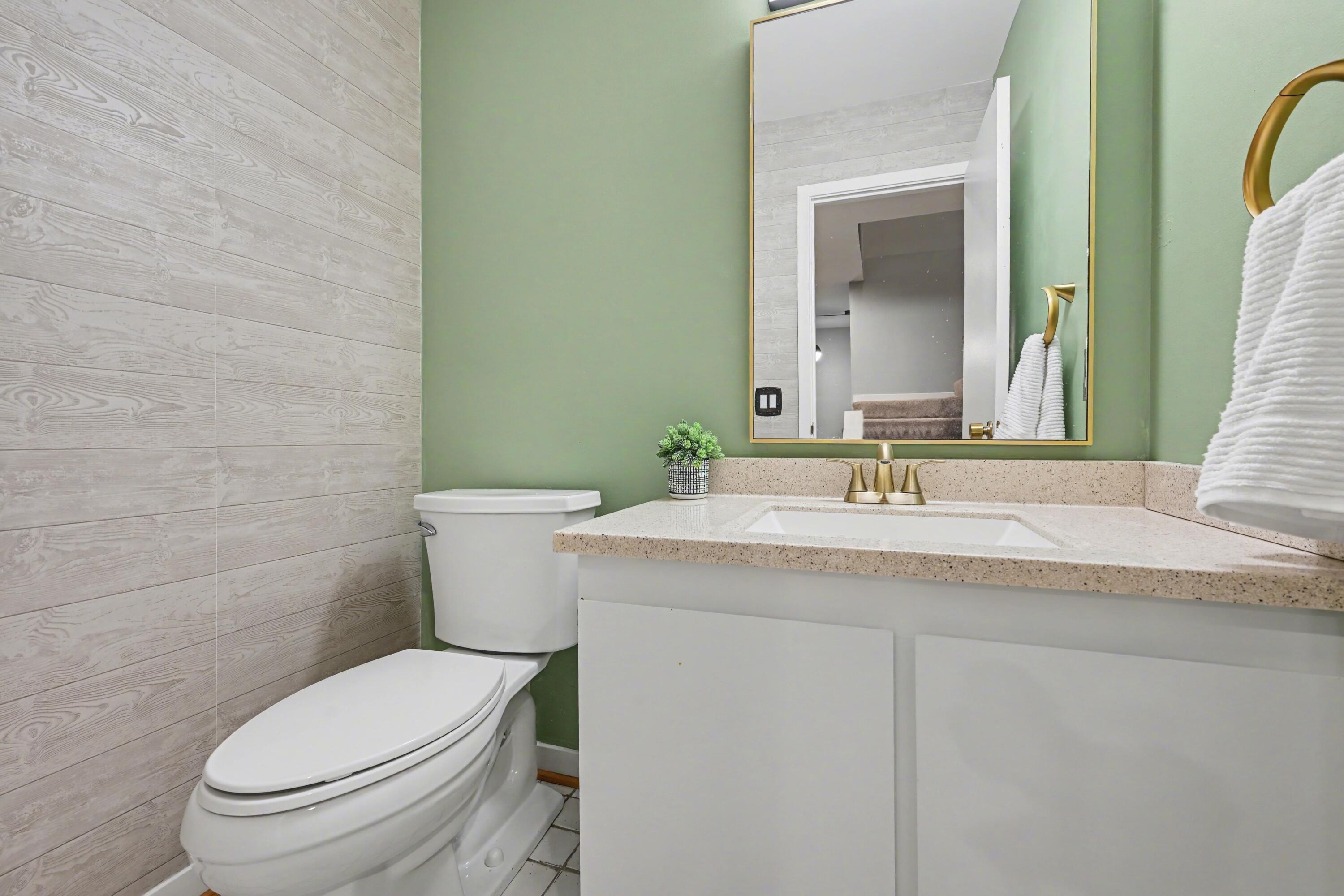 125 Balmoral Court Kalamazoo, MI 49006 - Photo 12 of 23 Main Floor Half Bath