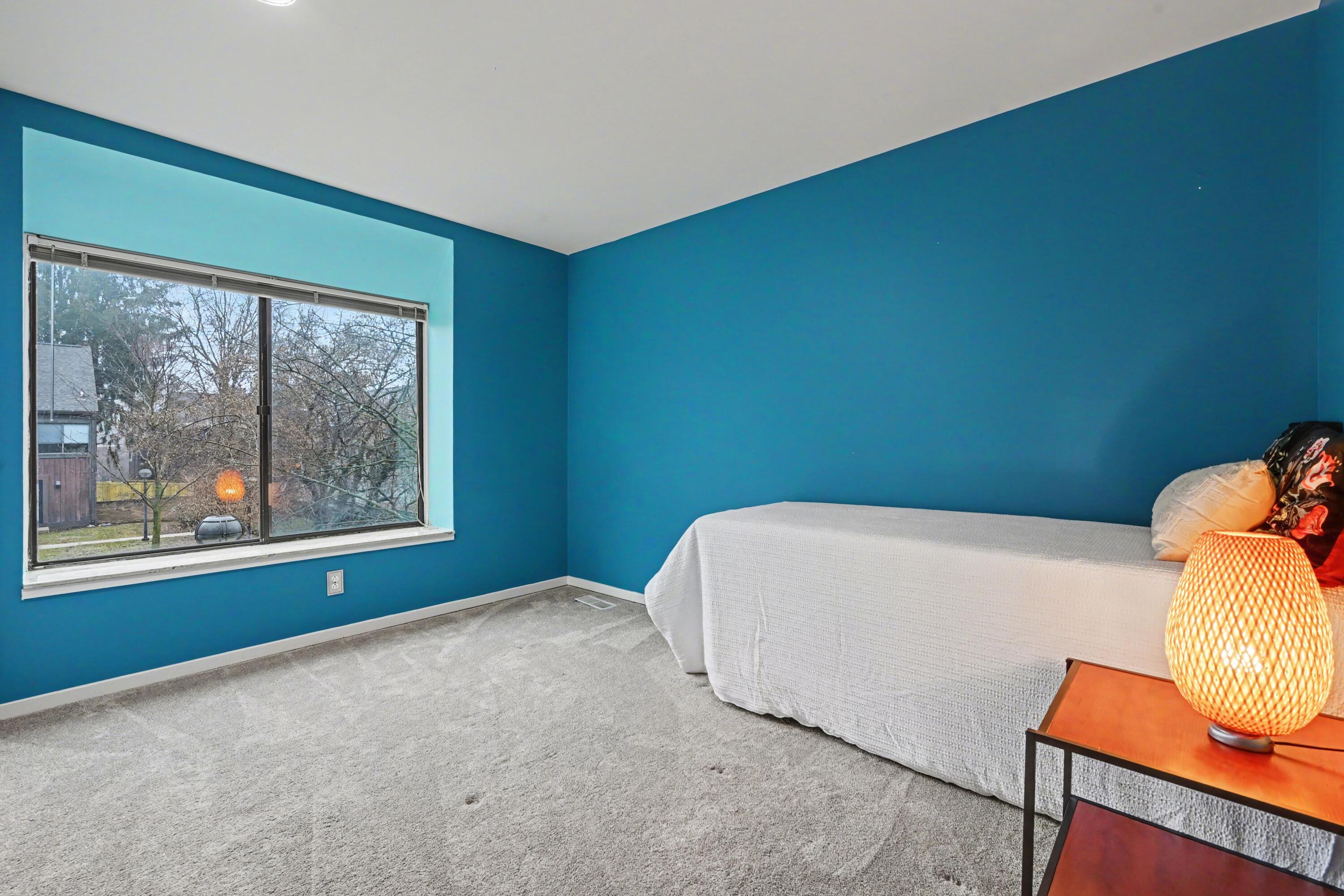 125 Balmoral Court Kalamazoo, MI 49006 - Photo 17 of 23 Bedroom 2