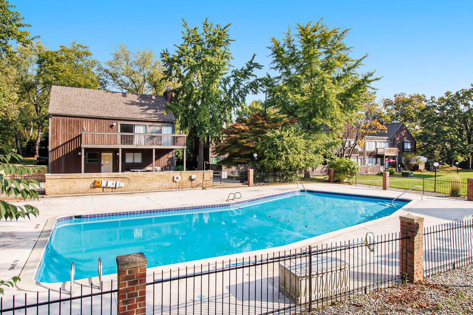 125 Balmoral Court Kalamazoo, MI 49006 - Photo 2 of 23 Association Pool