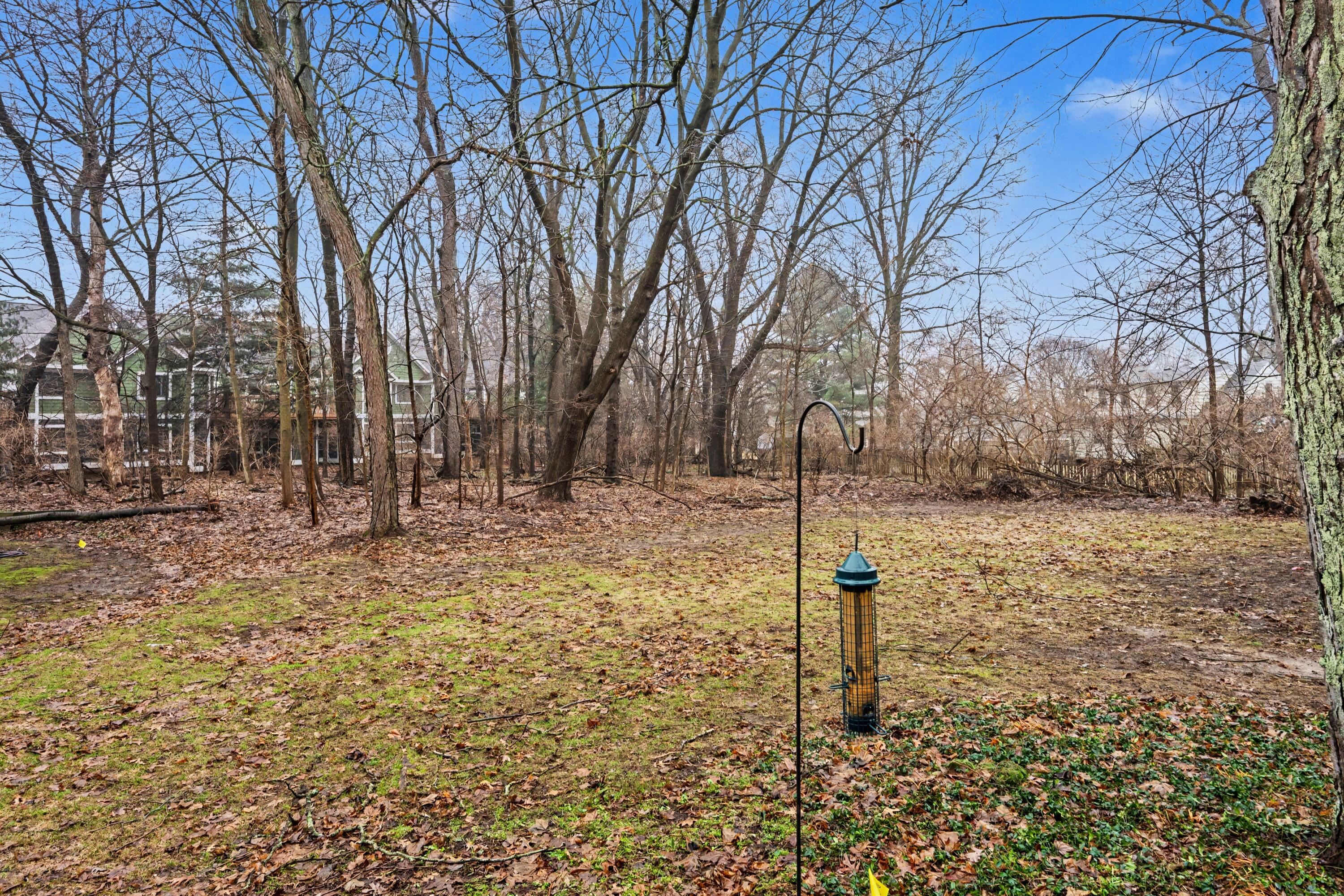 125 Balmoral Court Kalamazoo, MI 49006 - Photo 22 of 23 Private Facing Yard