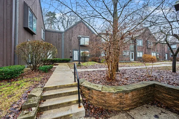 $159,900 | 125 Balmoral Court, Kalamazoo, MI 49006