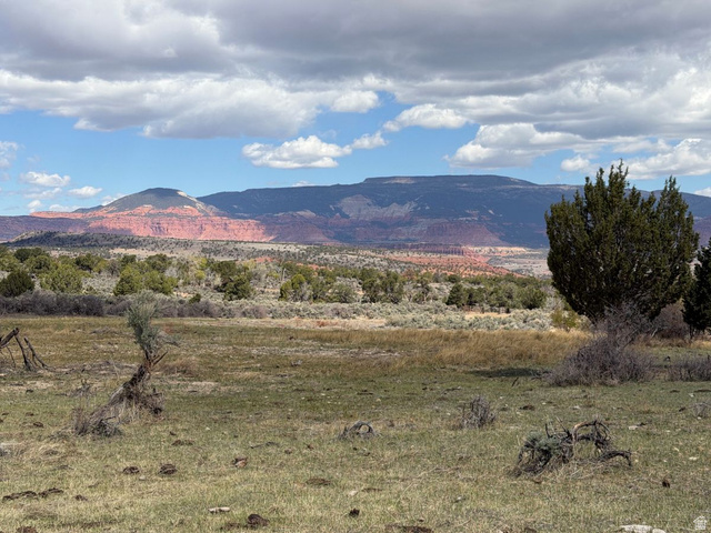 2196 East Teasdale Road Teasdale, UT 84773 - Photo 17 of 57