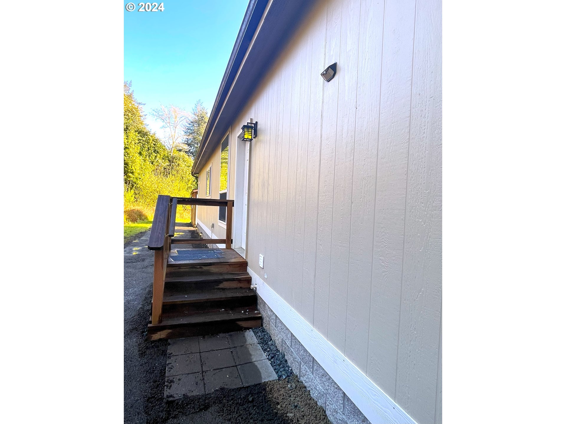 62057 Olive Barber Road Coos Bay, OR 97420 - Photo 3 of 13 Exterior
