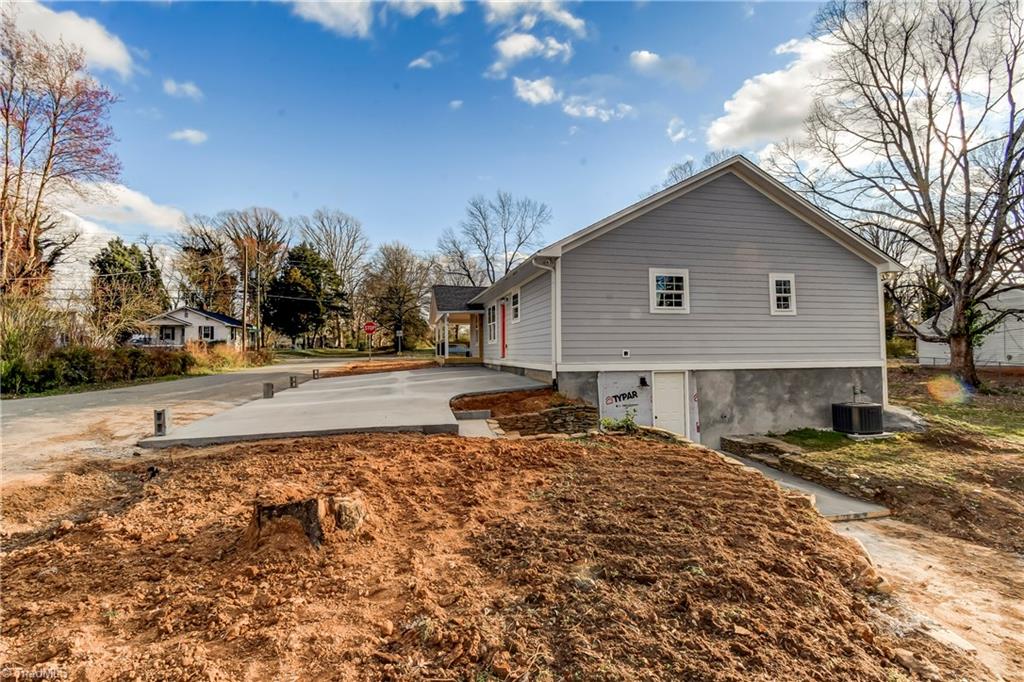 1109 Motor Road Winston-Salem, NC 27105 - Photo 8 of 28 Gallery Image 8