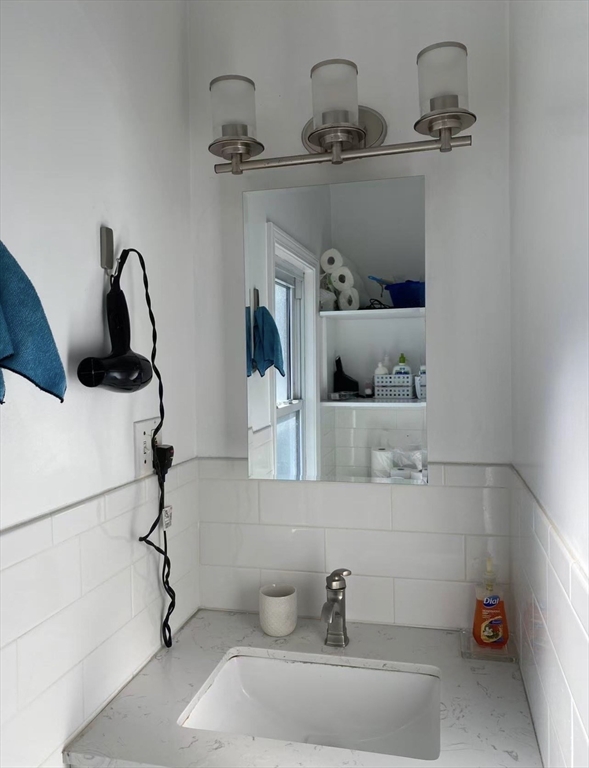 20 Ellington Road Quincy, MA 02170 - Photo 6 of 15