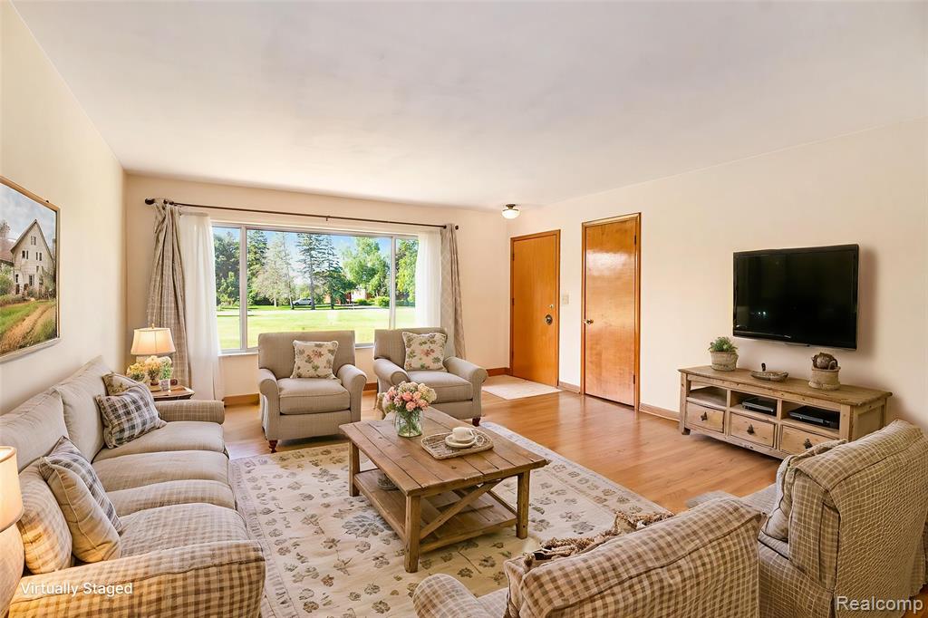 12105 Hegel Road Goodrich, MI 48438 - Photo 4 of 26 Gallery Image 4