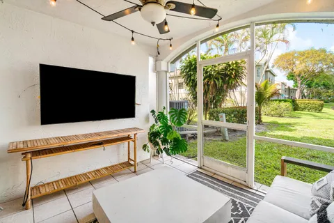 $579,900 | 9007 Boca Gardens Circle South, Unit B, Boca Raton, FL 33496