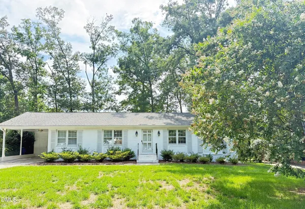 $3,895 | 212 Sampson Street, Raleigh, NC 27609