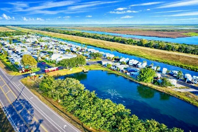 $99,500 | 7950 West W Highway, Unit 74, Okeechobee, FL 34974