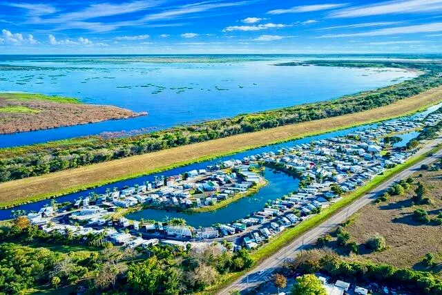 $99,500 | 7950 West W Highway, Unit 74, Okeechobee, FL 34974