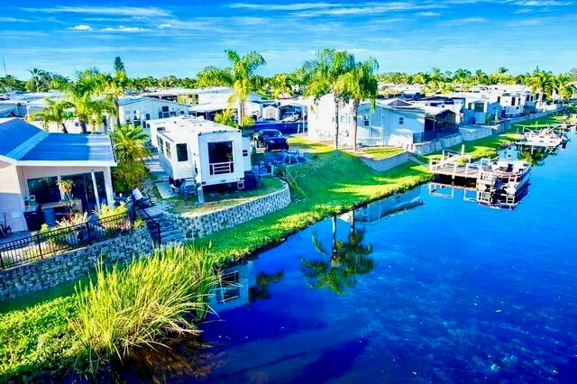 $99,500 | 7950 West W Highway, Unit 74, Okeechobee, FL 34974