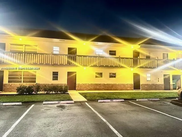 $1,649 | 4169 Southwest 67th Avenue, Unit 112A, Davie, FL 33314