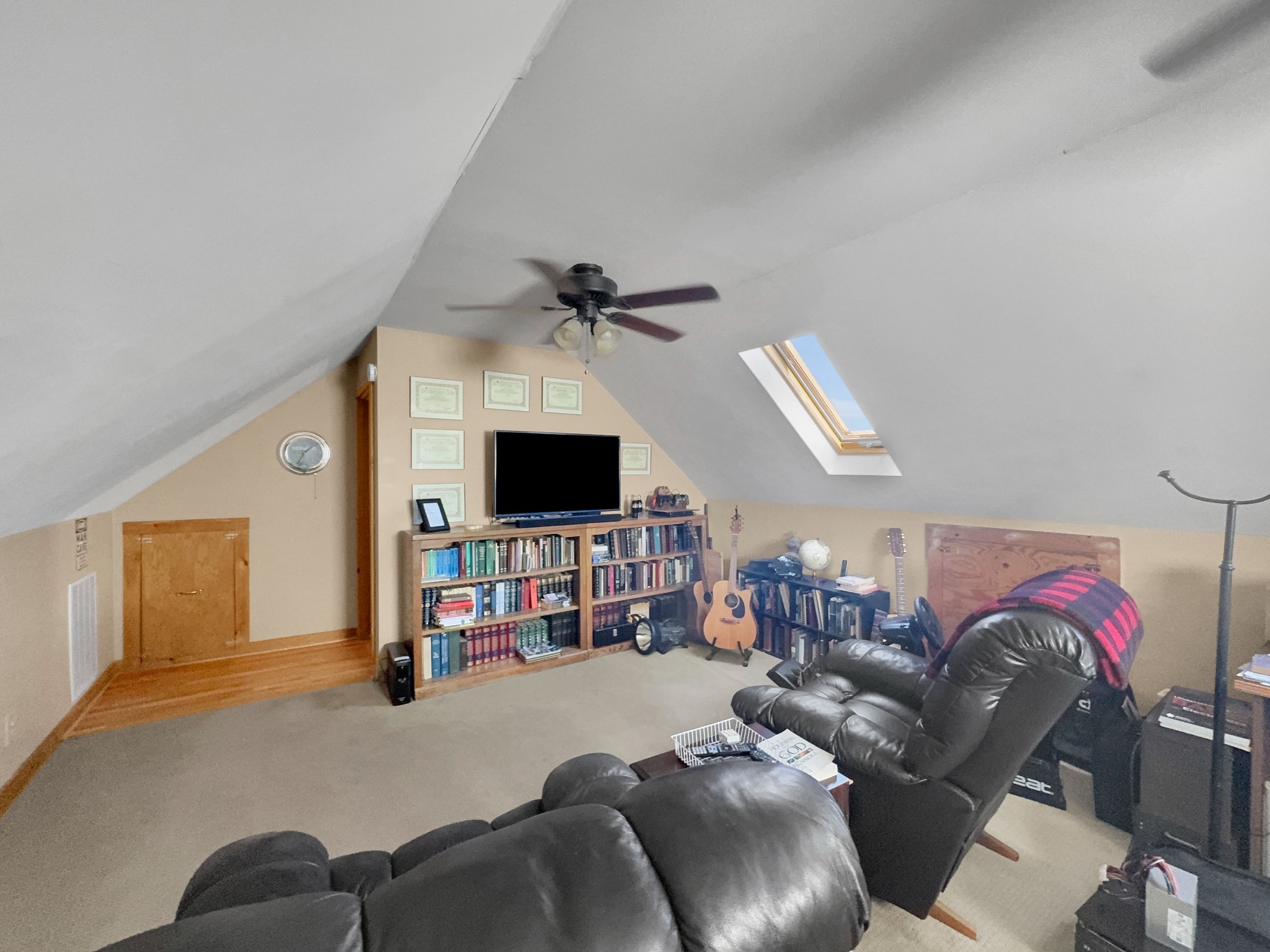 1706 Benders Ferry Road Mount Juliet, TN 37122 - Photo 37 of 79 a living room with furniture and a flat screen tv