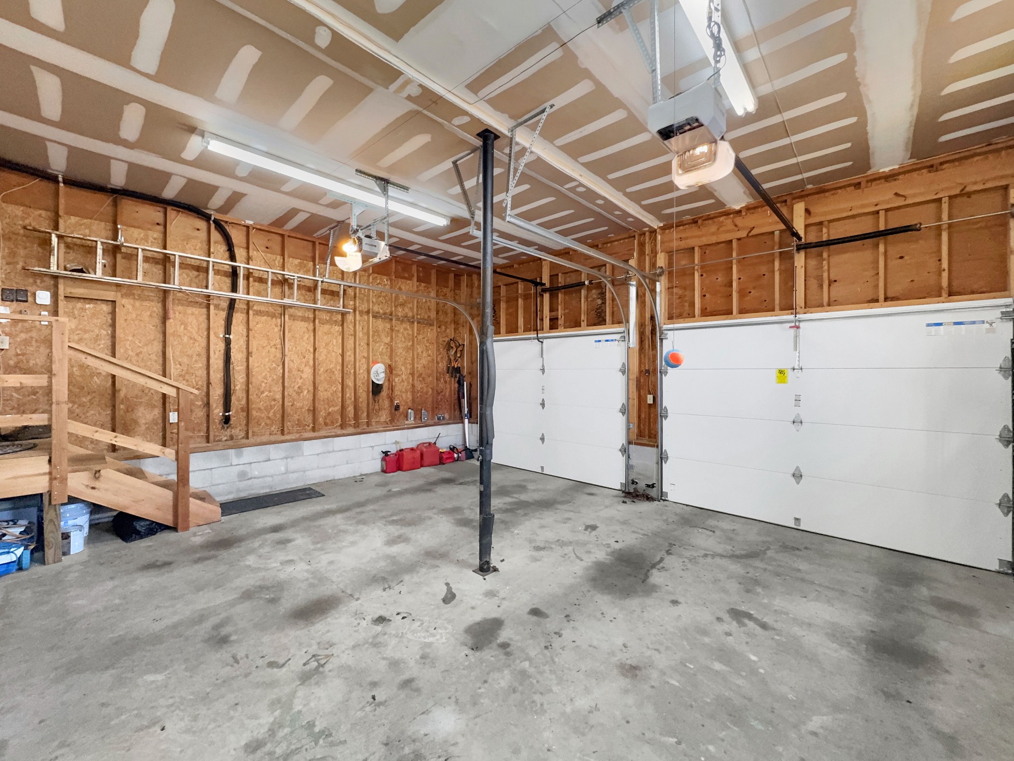 1706 Benders Ferry Road Mount Juliet, TN 37122 - Photo 38 of 79 a view of a garage