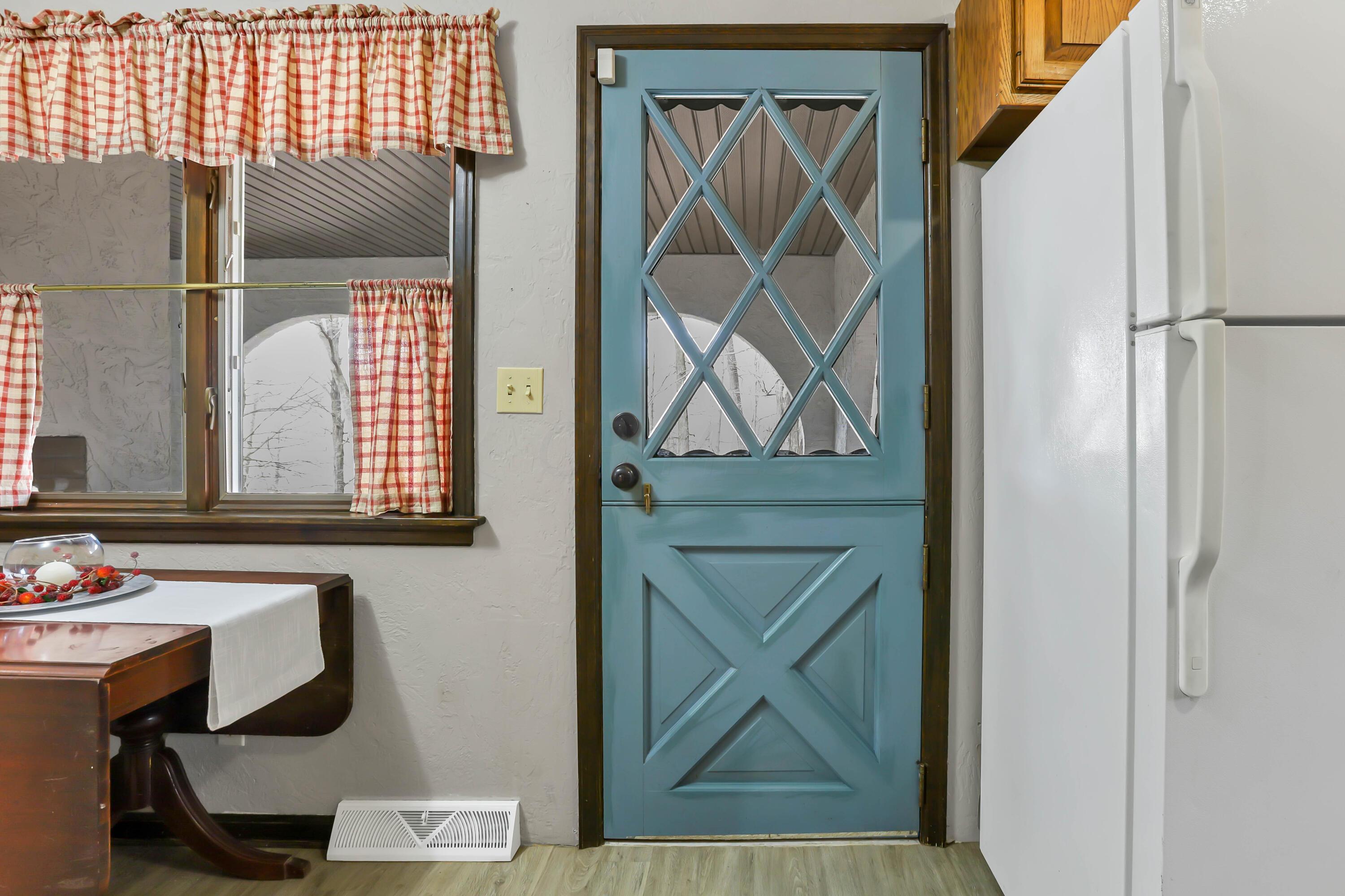 22305 Beaver Road Howard, OH 43028 - Photo 11 of 41 Dutch door from kitchen to the covered side porch