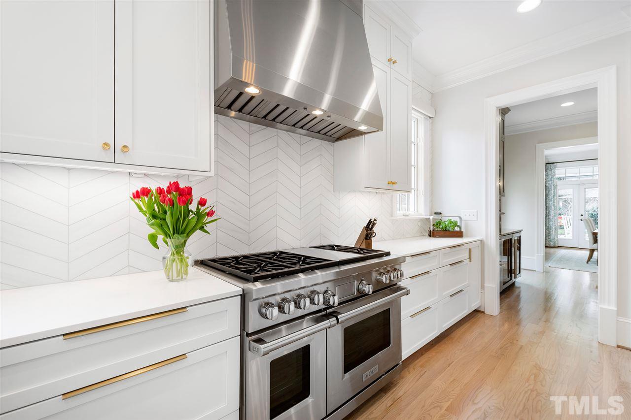 2106 Breeze Road Raleigh, NC 27608 - Photo 7 of 30