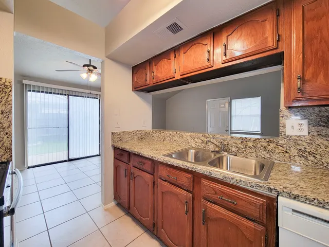 $1,425 | 24202 4 Sixes Lane, Hockley, TX 77447