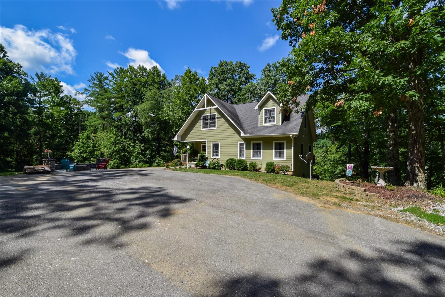 7508 Mt Chestnut Road Roanoke, VA 24018 - Photo 23 of 36 23-7508 Mount Chestnut-23