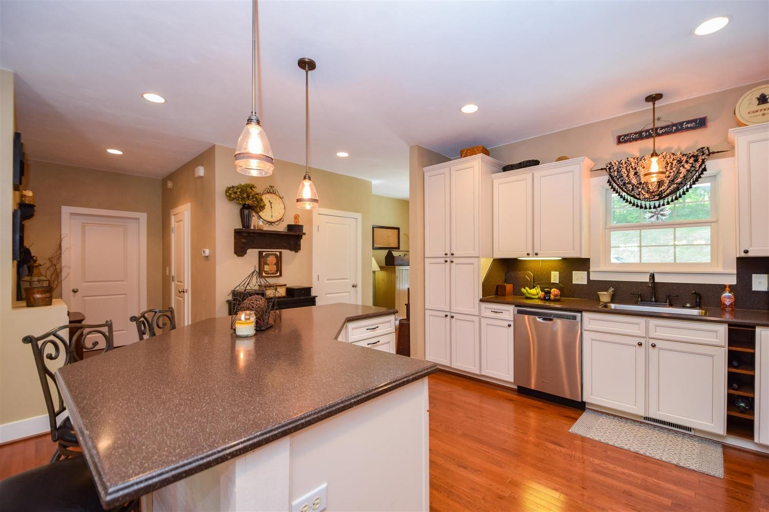 7508 Mt Chestnut Road Roanoke, VA 24018 - Photo 8 of 36 08-7508 Mount Chestnut-8