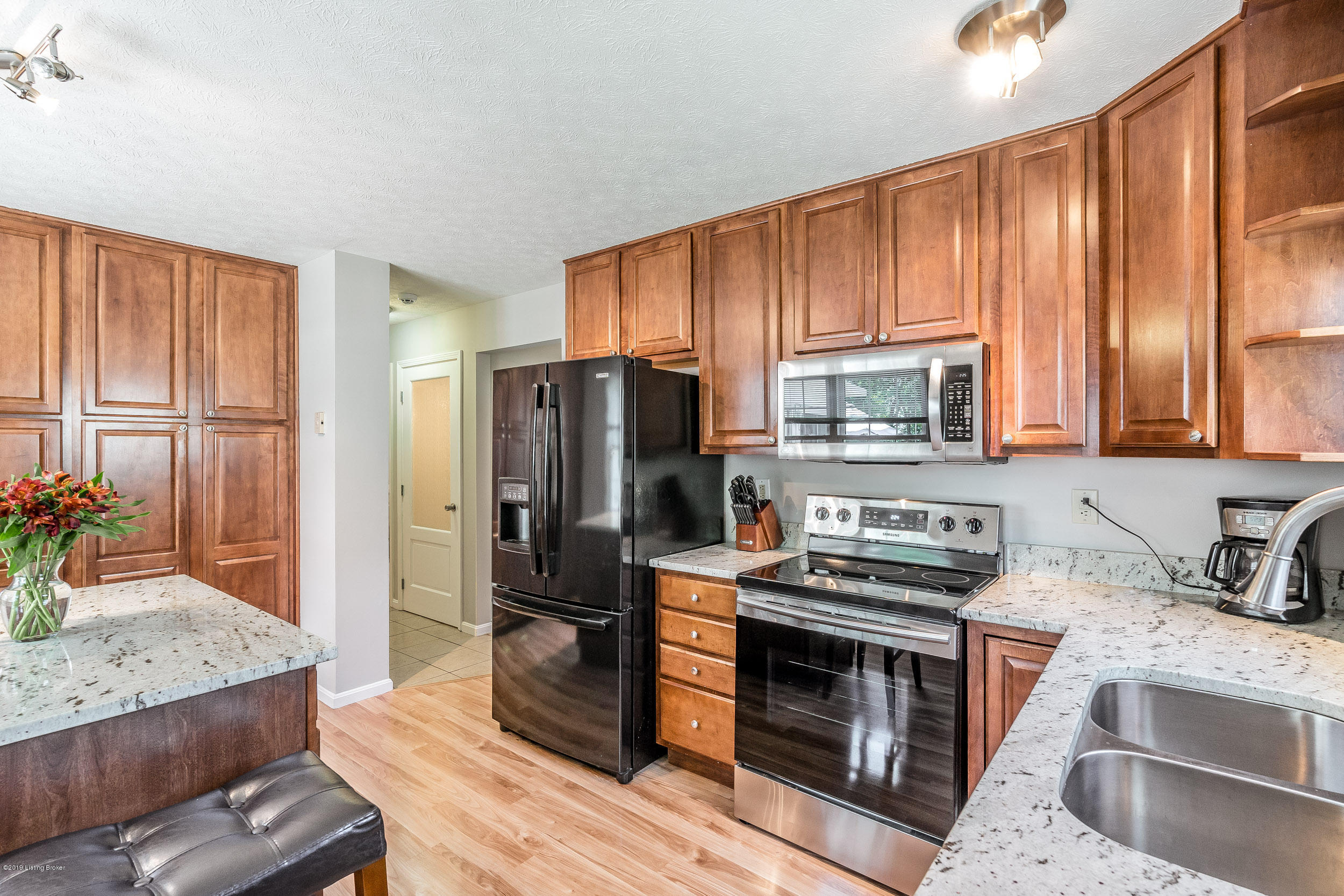 8316 Silver Fox Road Louisville, KY 40291 - Photo 13 of 48 8316 Silver Fox Rd-24